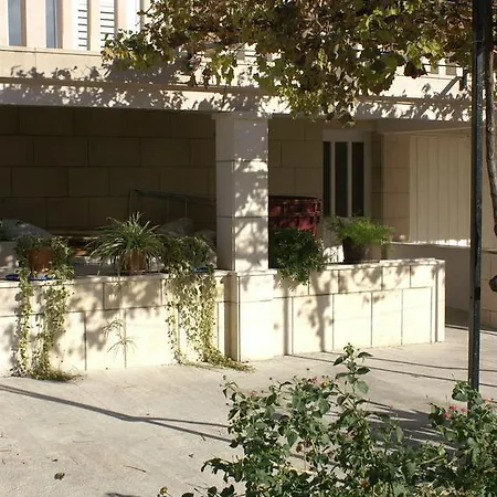 2892b Apartment Bol